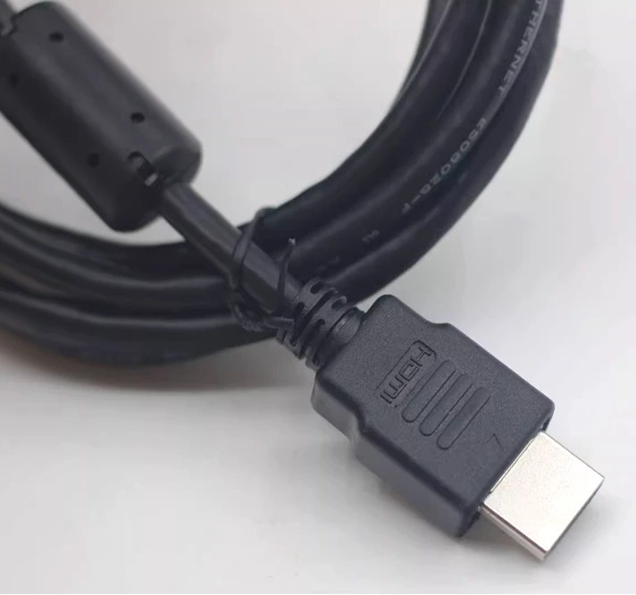 HDMI cable with ferrite ring